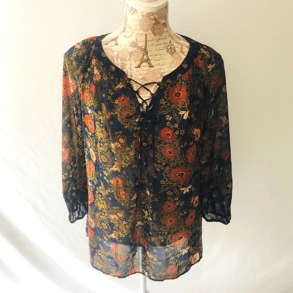 SOLD. Fig & Flower Blue Blouse Size Medium - Picture 4 of 6